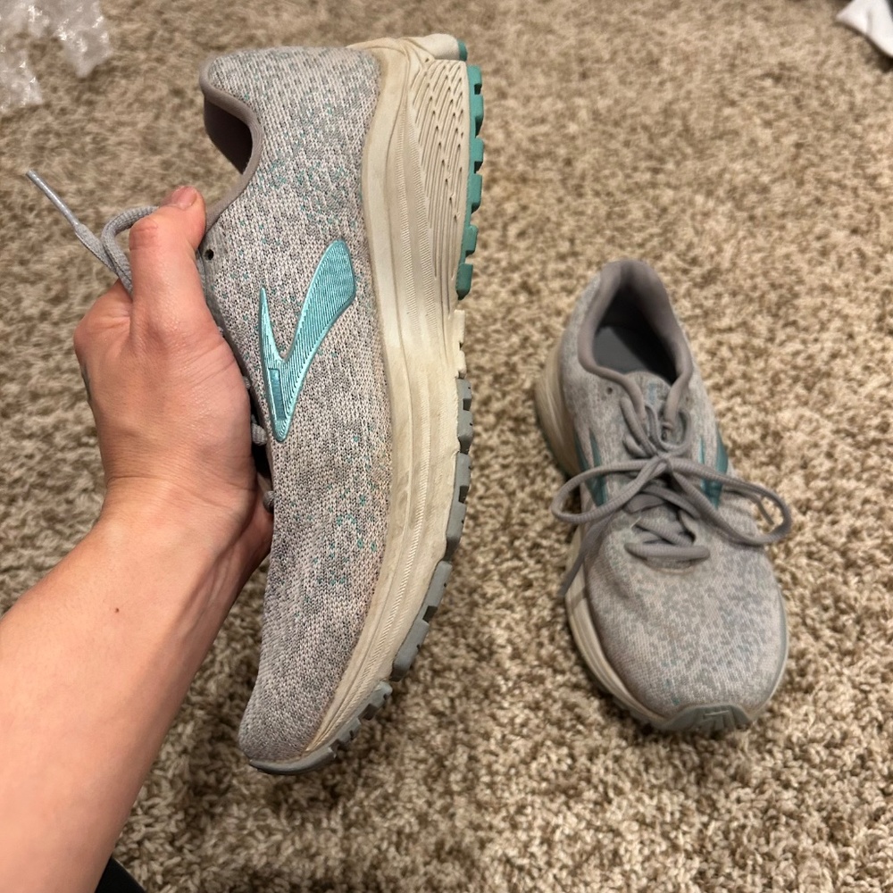 Brooks Women’s Running Shoes Size 7 - Picture 4 of 12
